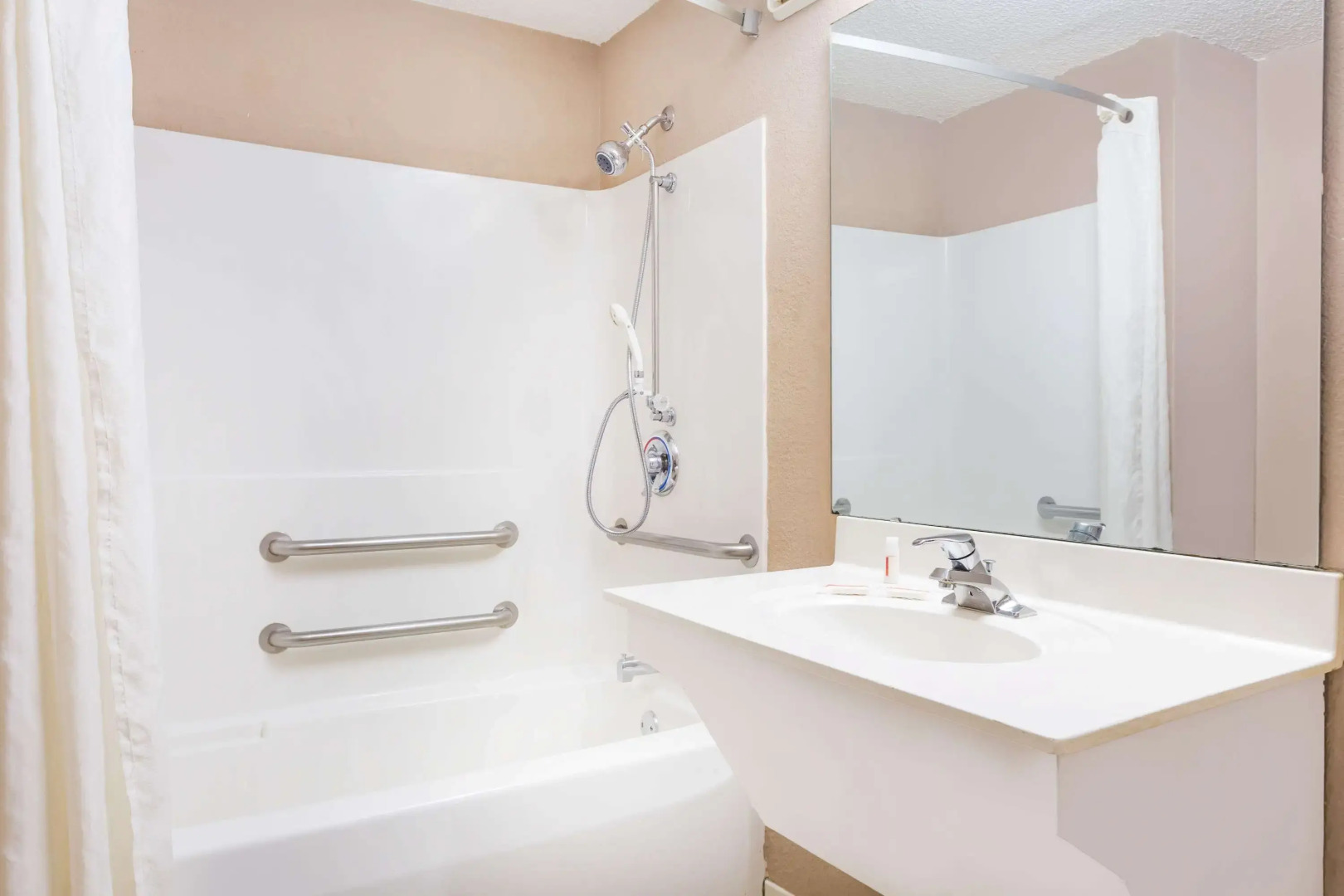 Super 8 by Wyndham Greer/Spartanburg Area