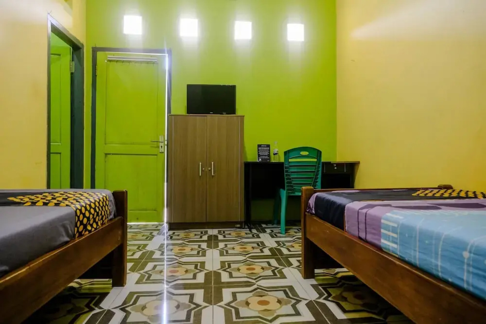 Hotel O Ilyasa Family