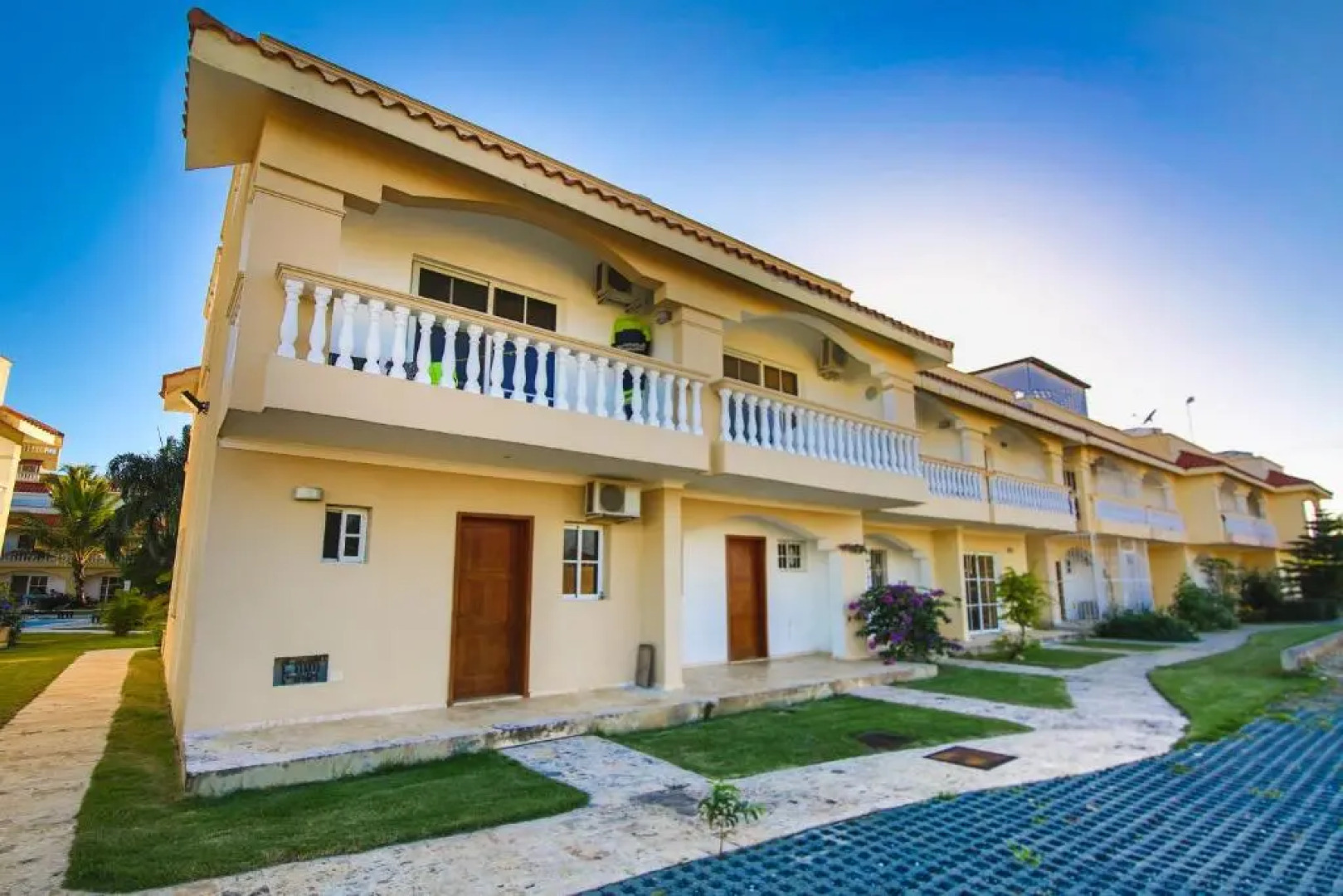 Las Palmeras By Graziano