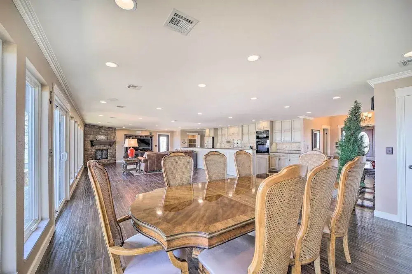 Afton Waterfront Retreat w/ Spacious Deck!