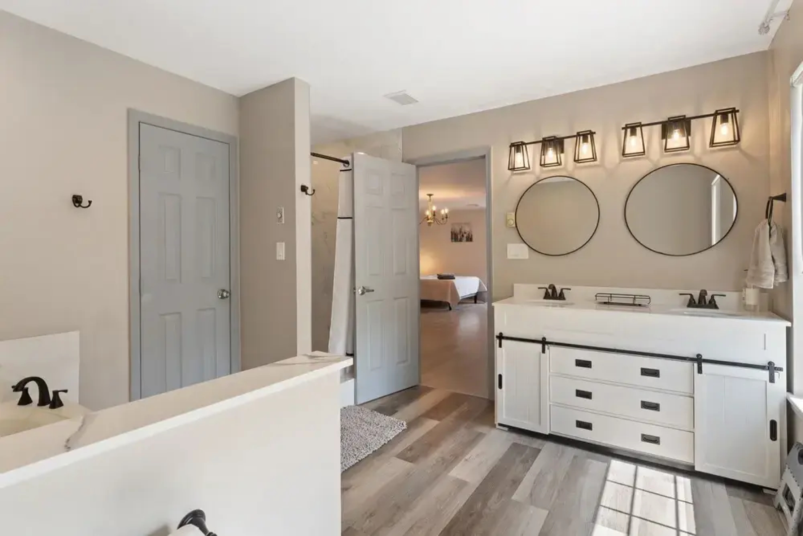 Amazing Vacation House In Poconos~hottub~game Room 6 Bedroom Home