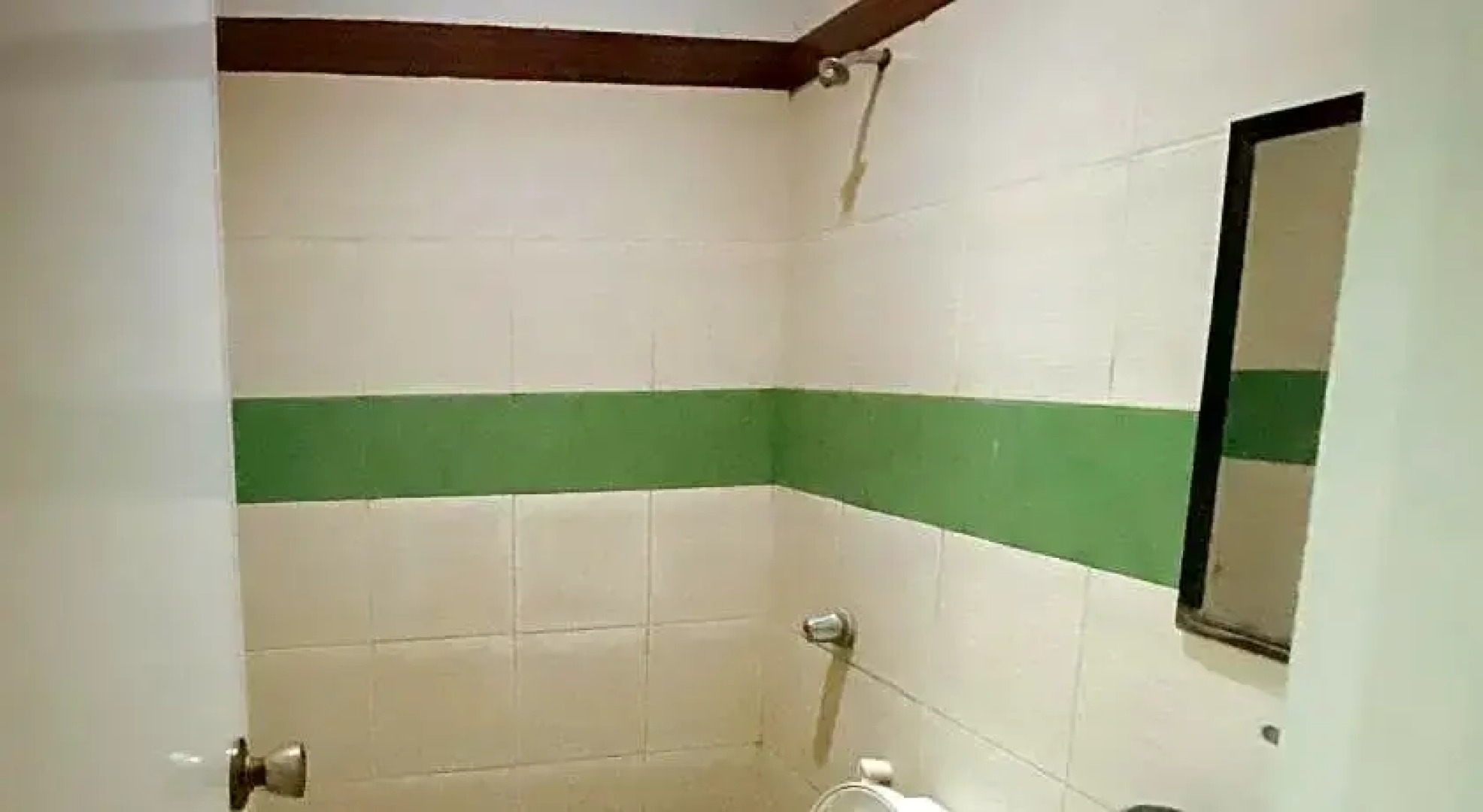 RedDoorz @ Sukitel Budget Hotel Nasugbu