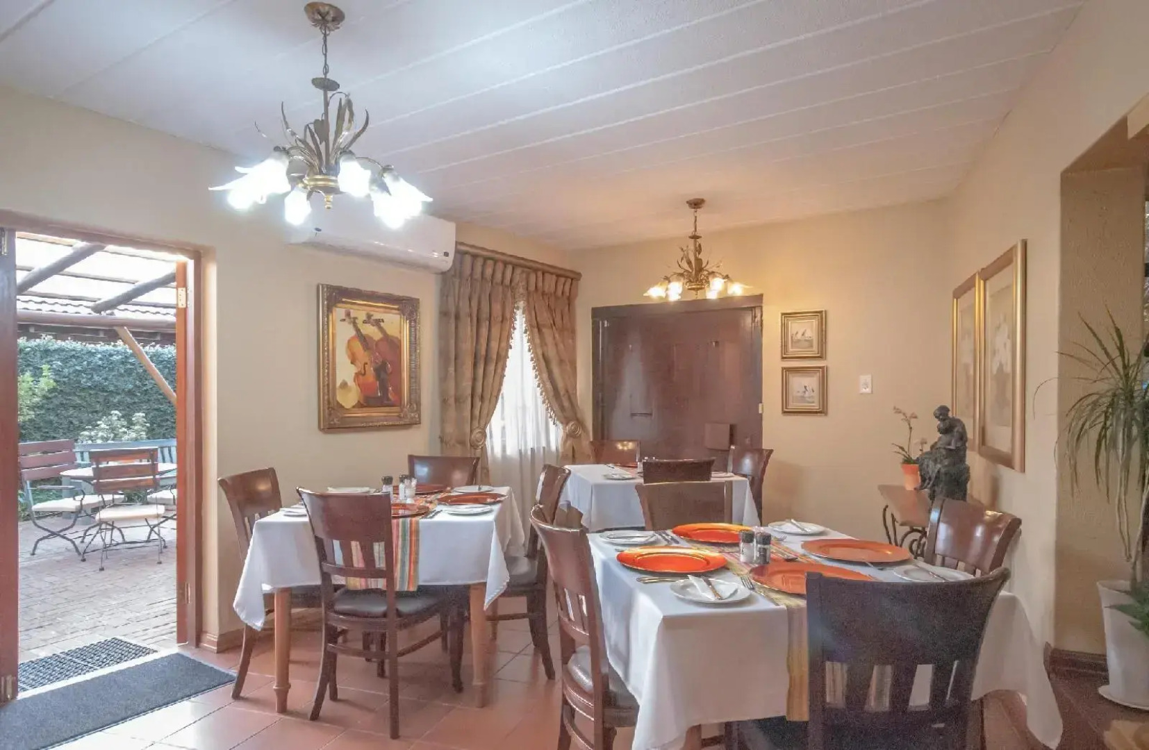 Sunward Park Guest House & Conference Centre