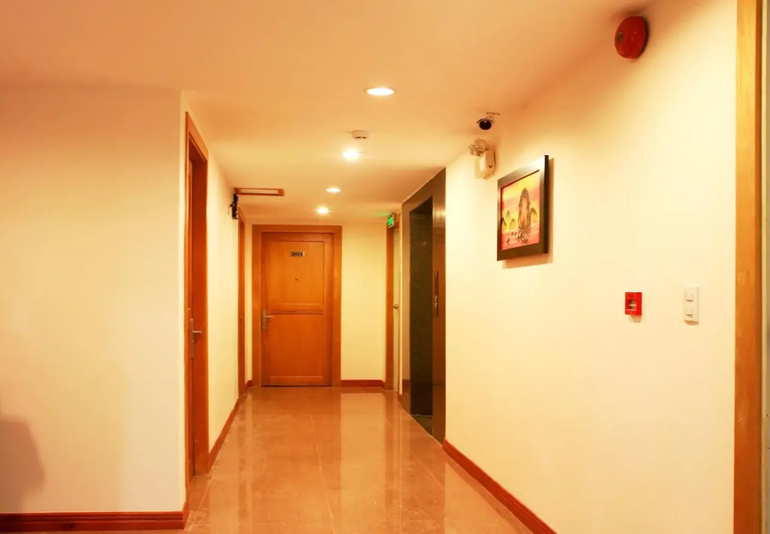 Sai Gon's Book Hotel - The Airport Front