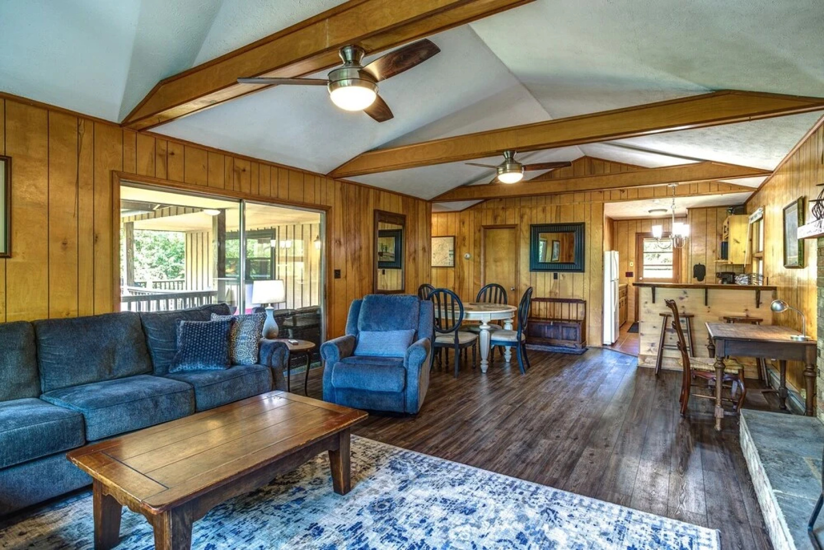 Alpine Walking Distance To App Ski 2 Bedroom Cottage by Redawning