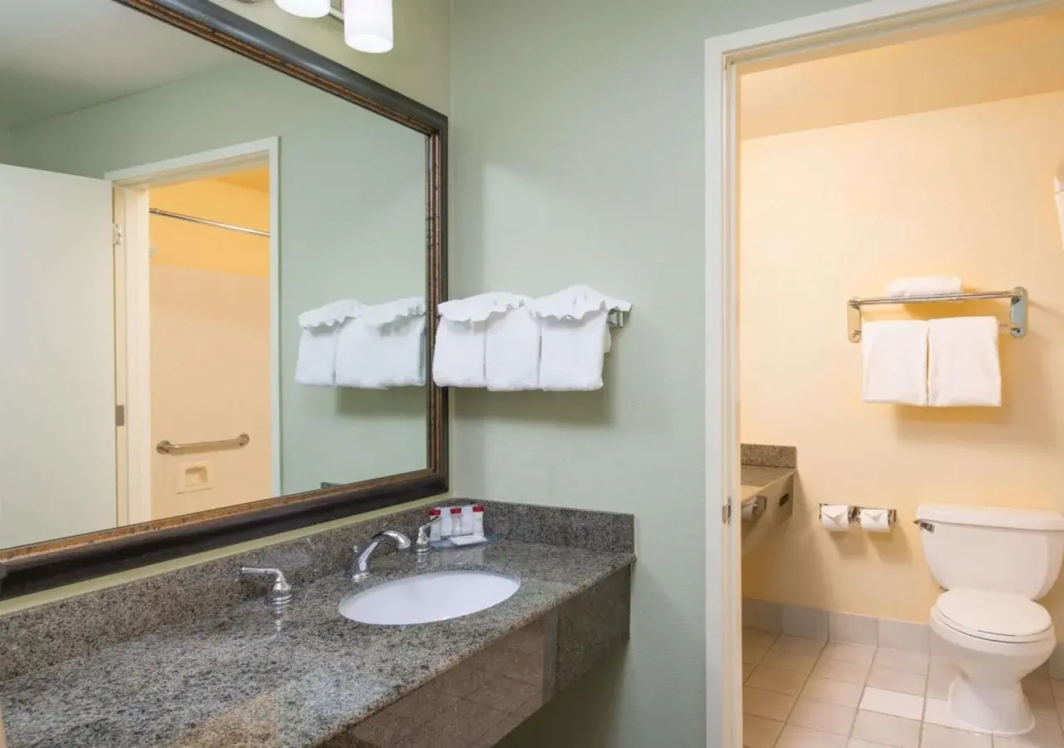 Ramada by Wyndham West Sacramento Hotel and Suites