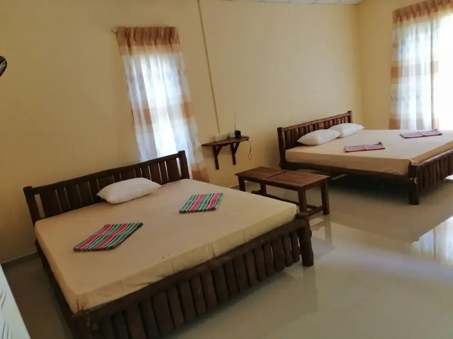 Silent Bungalow River Side