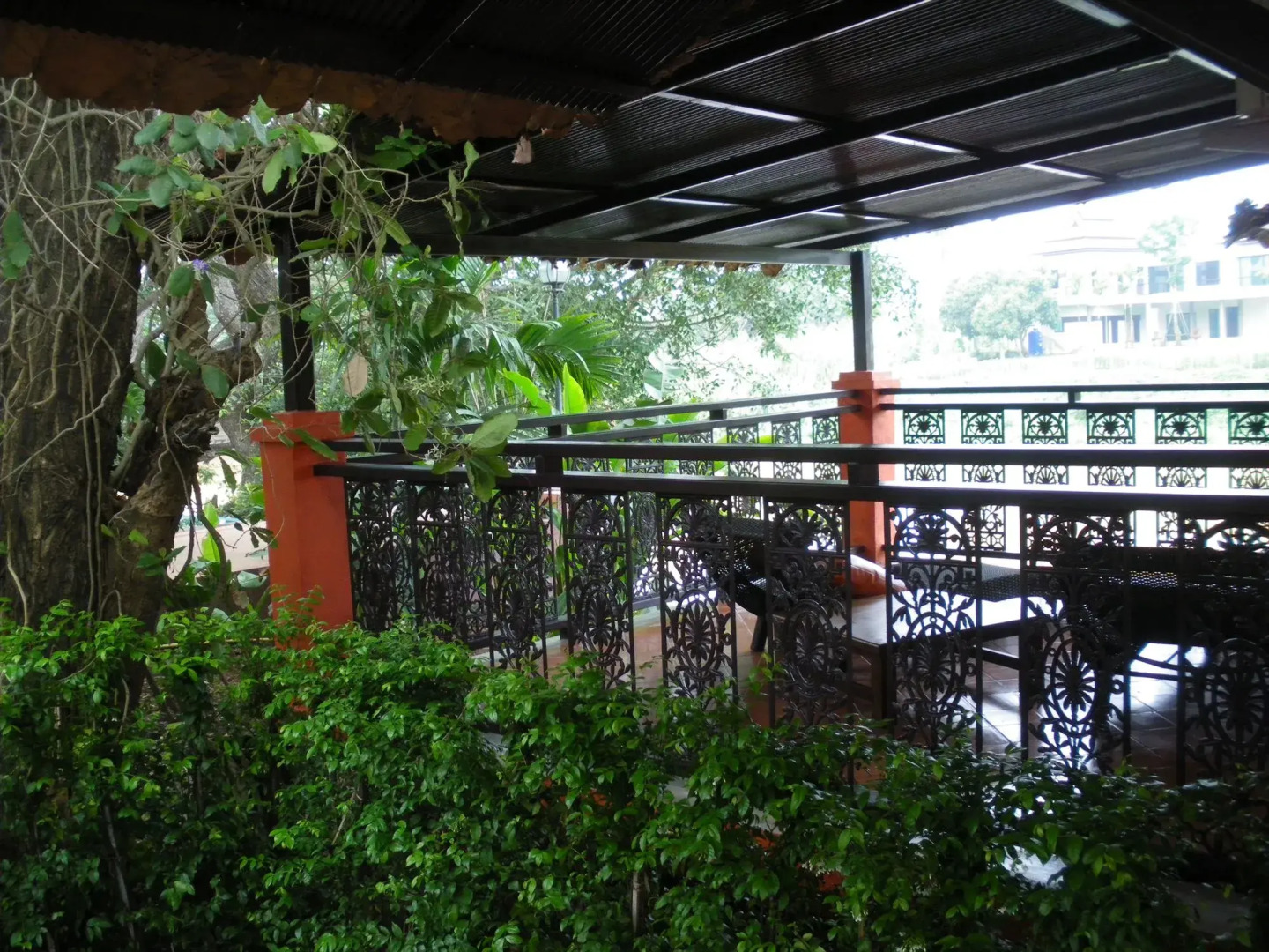 Baannamping Riverside Village