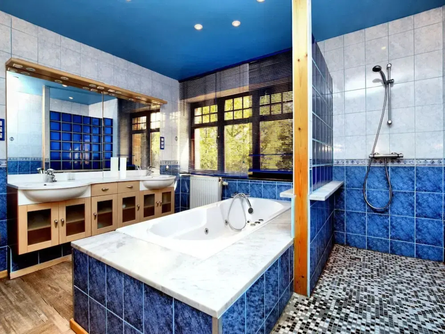 Pleasant Holiday Home in Erezée Ardennes with Hot Tub, Sauna