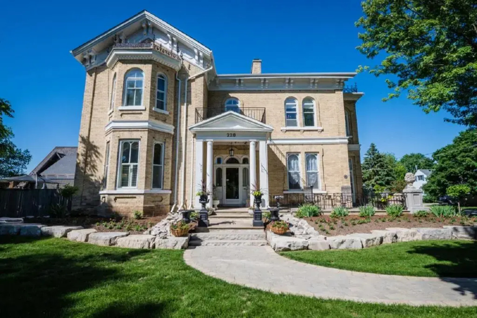 Hughson Hall Bed & Breakfast