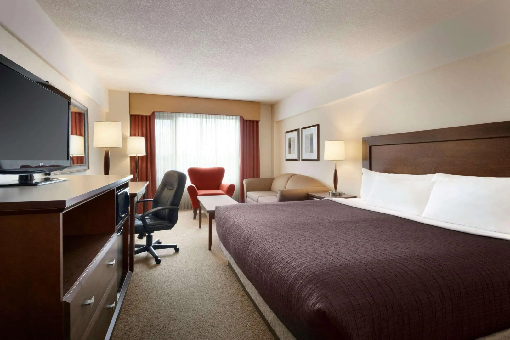 Travelodge by Wyndham Saskatoon