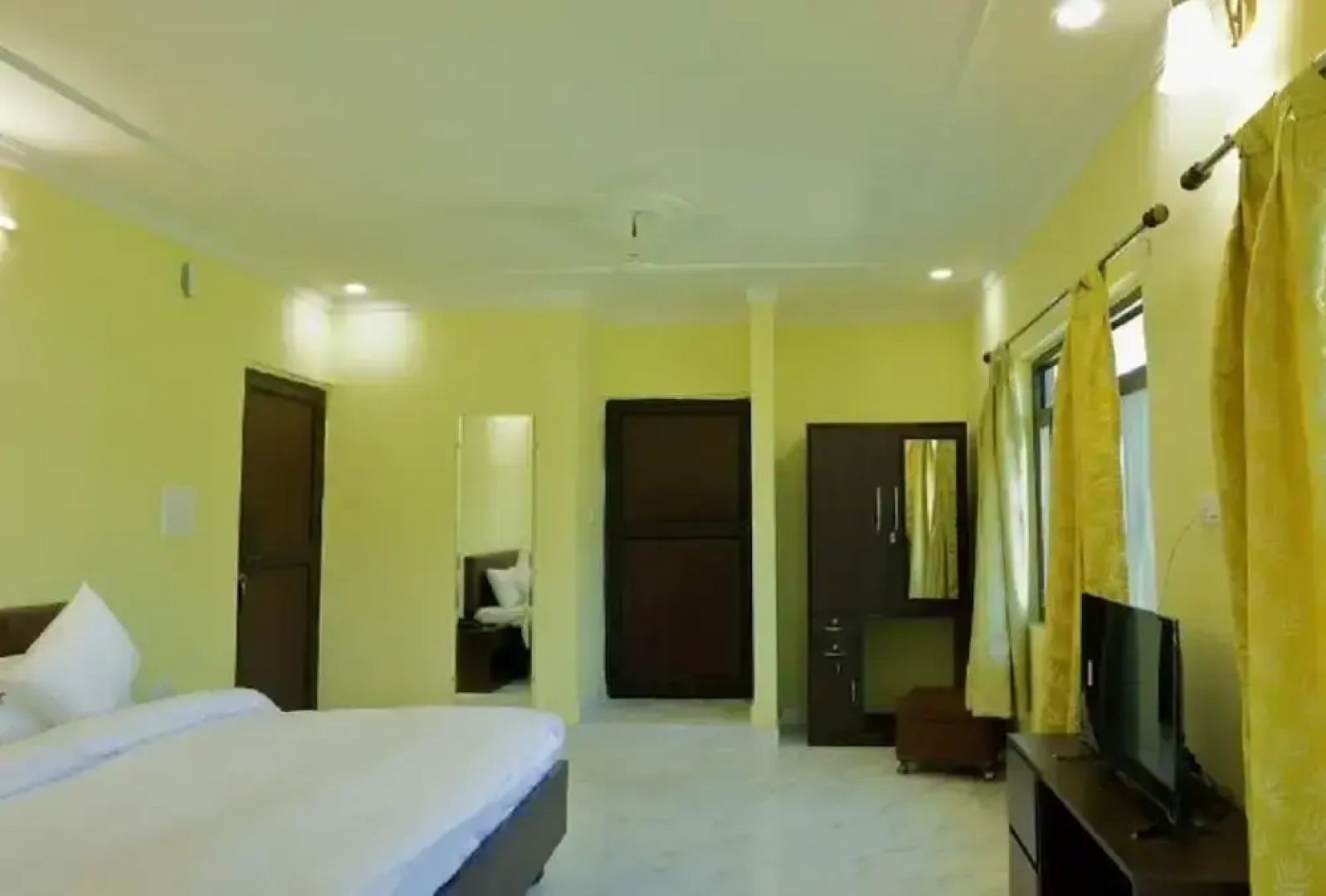 Charekh Food & Forest