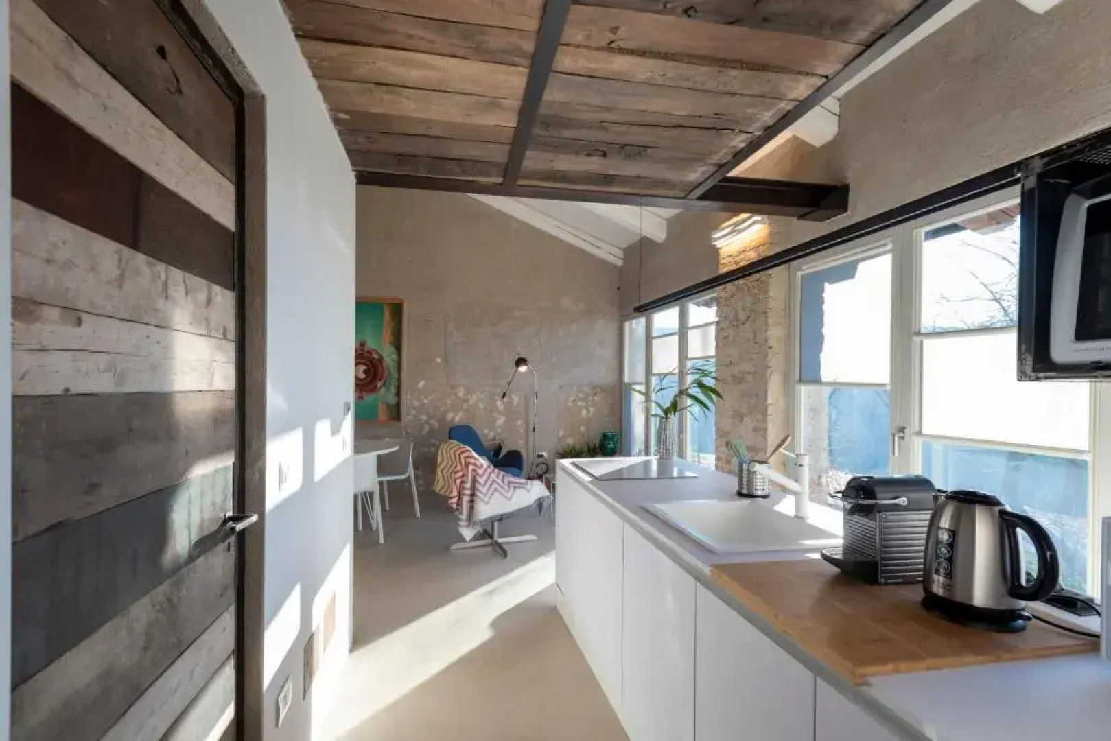 ROSTAGNI 1834 apt in villa with pool in the Barolo region