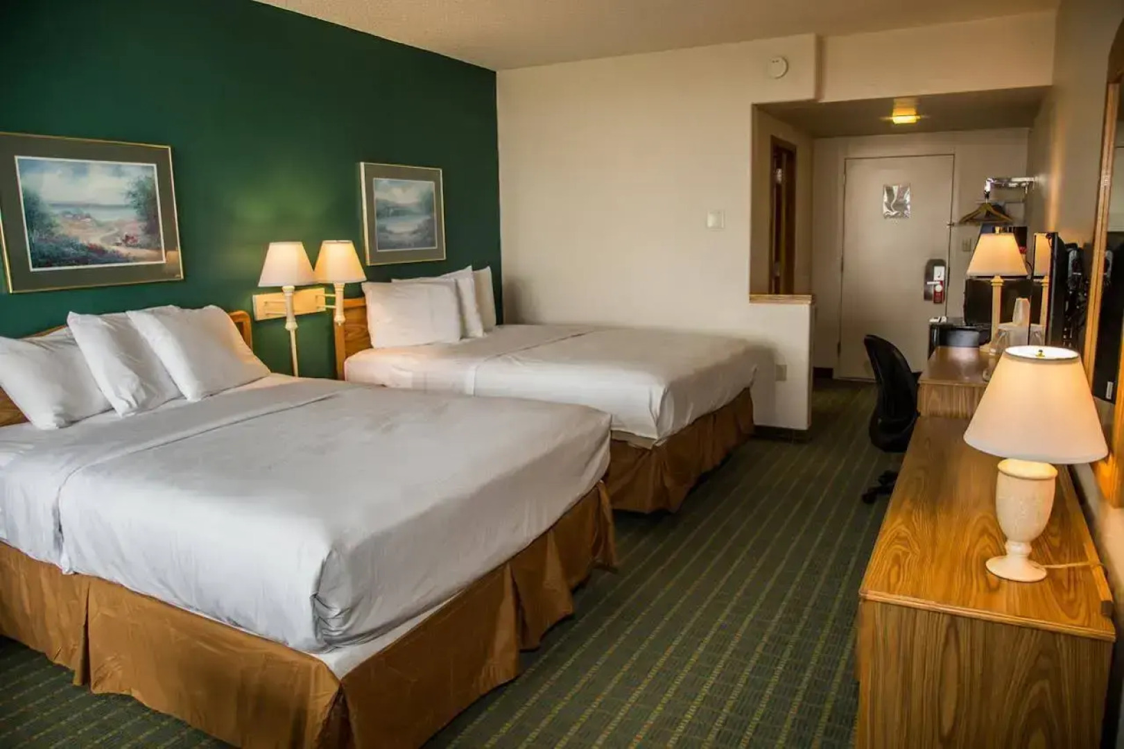 Baymont by Wyndham Fargo