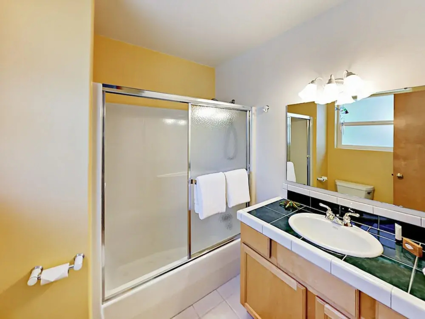 4br W/ Deck - Steps To The Beach! 4 Bedroom Home