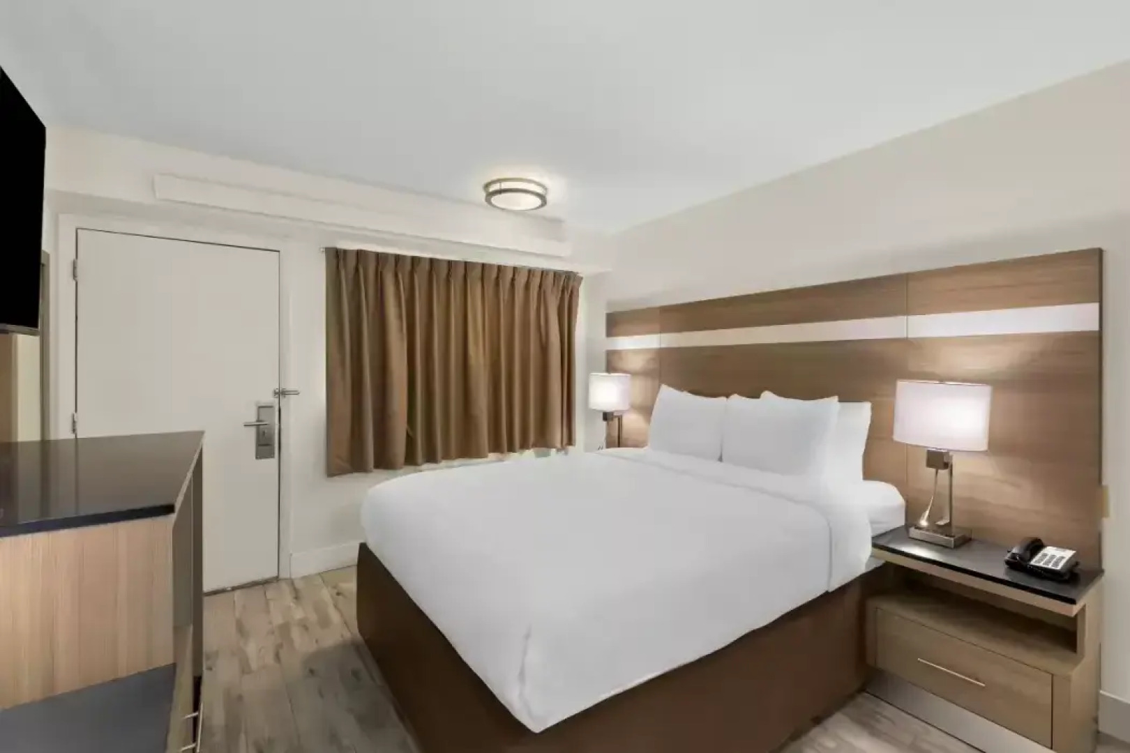 Clarion Pointe Kennesaw Town Center