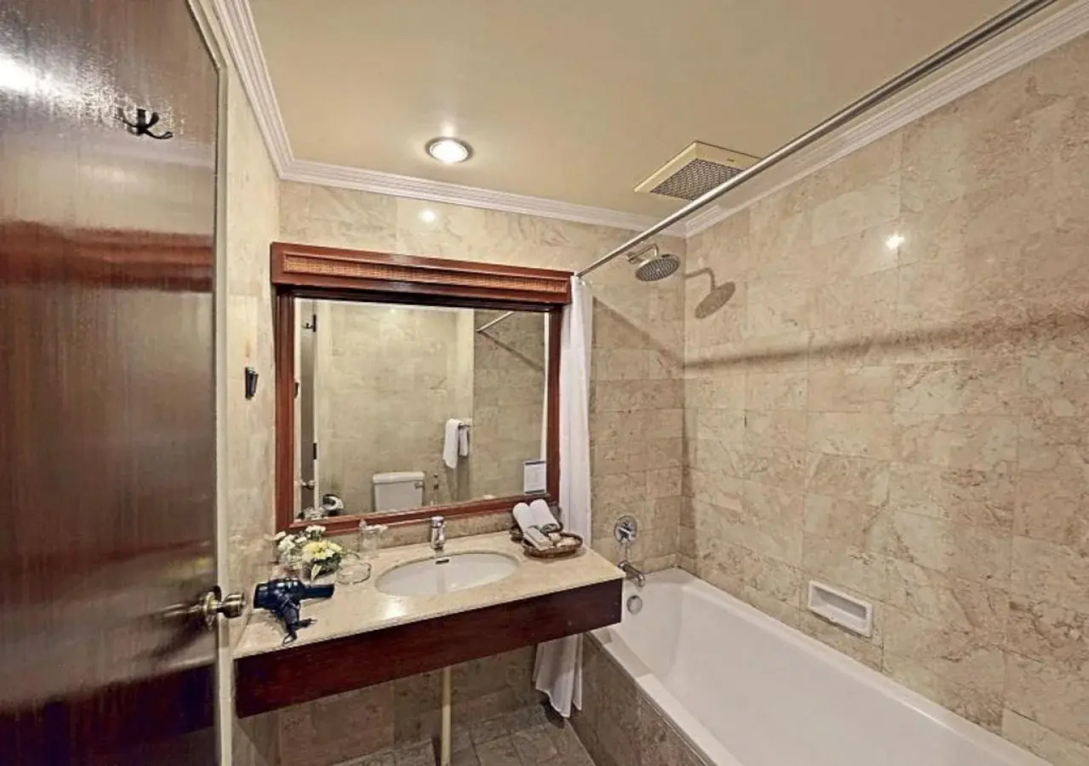 Grand Whiz Hotel Trawas