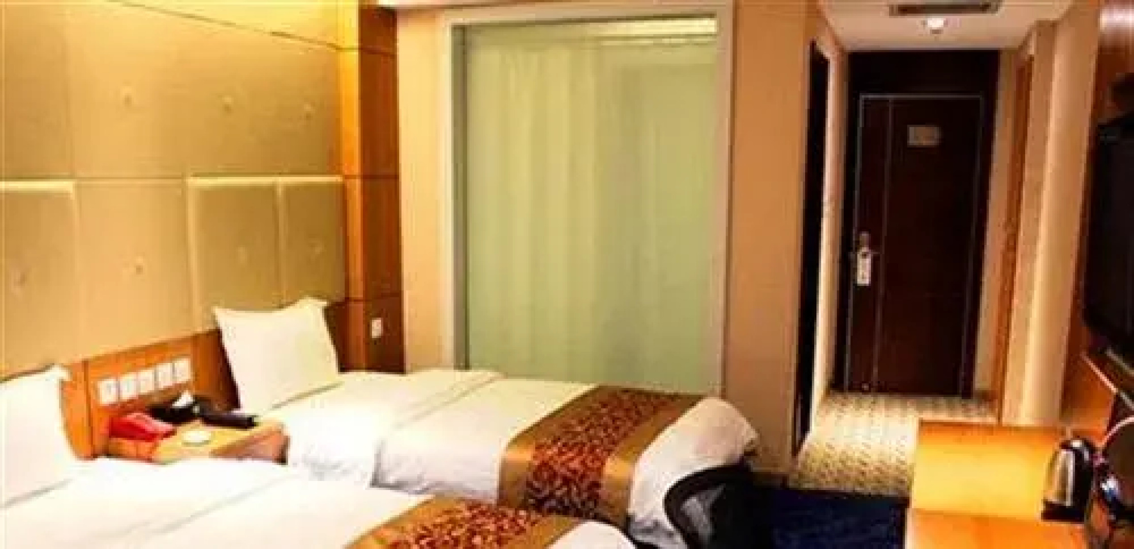 Yinchuan Lang Yue Hotel