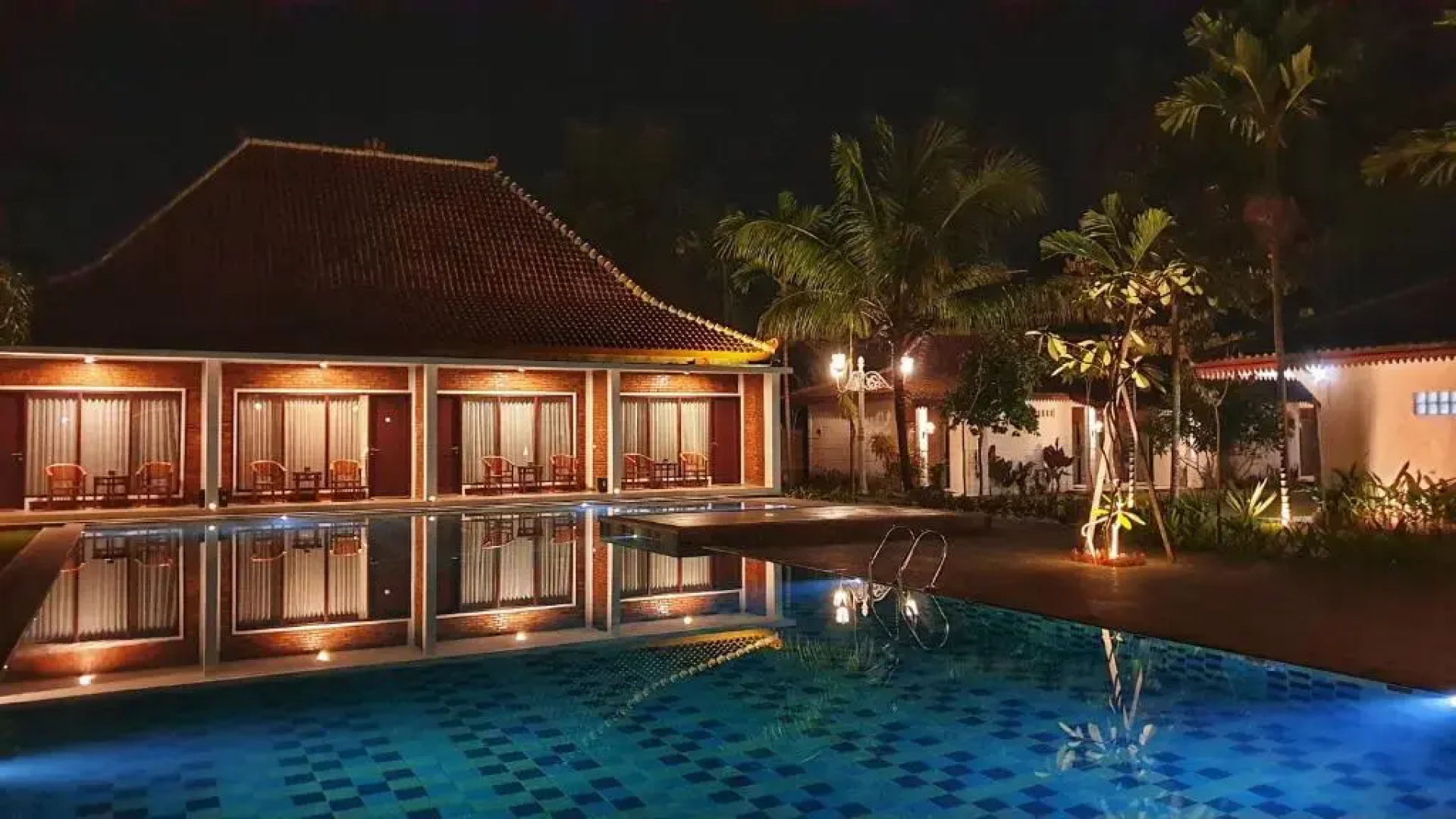 The Nalaya Hotel & Resto