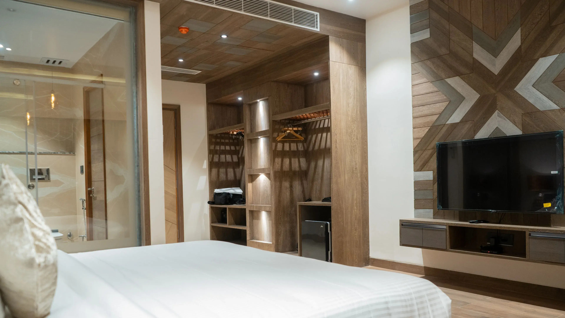 Hotel Clarks Inn Suites Kangra