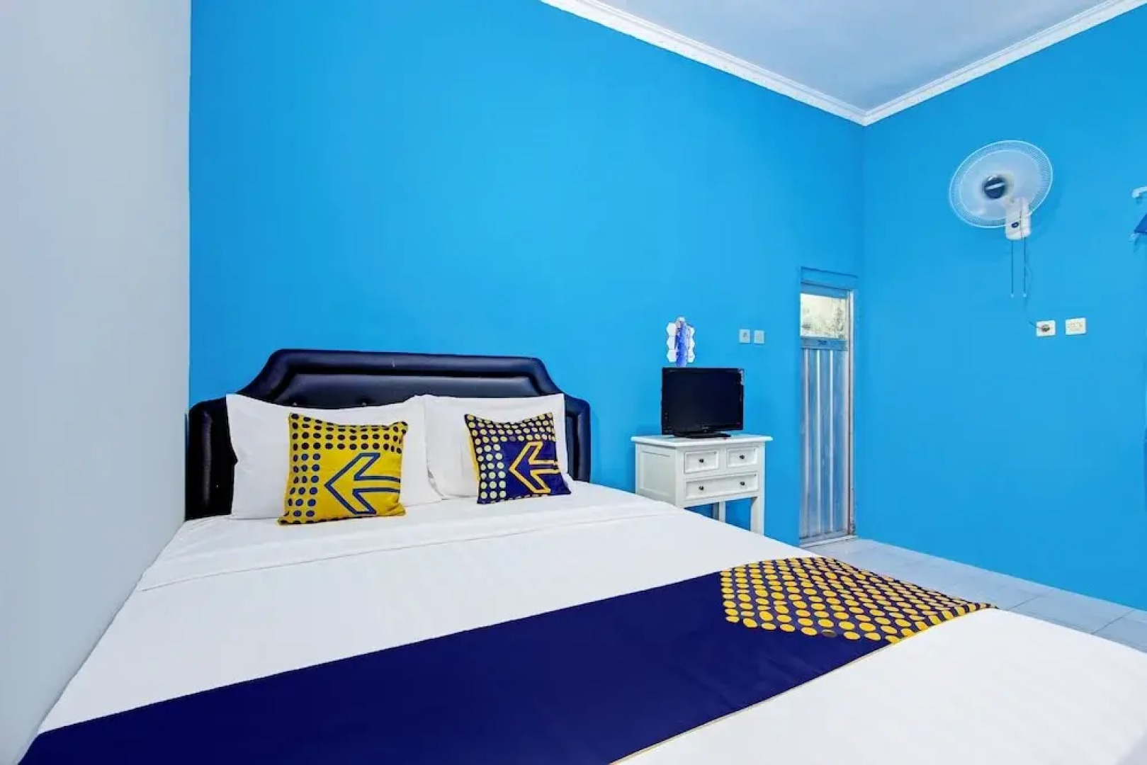 SPOT ON 92179 Latinos House