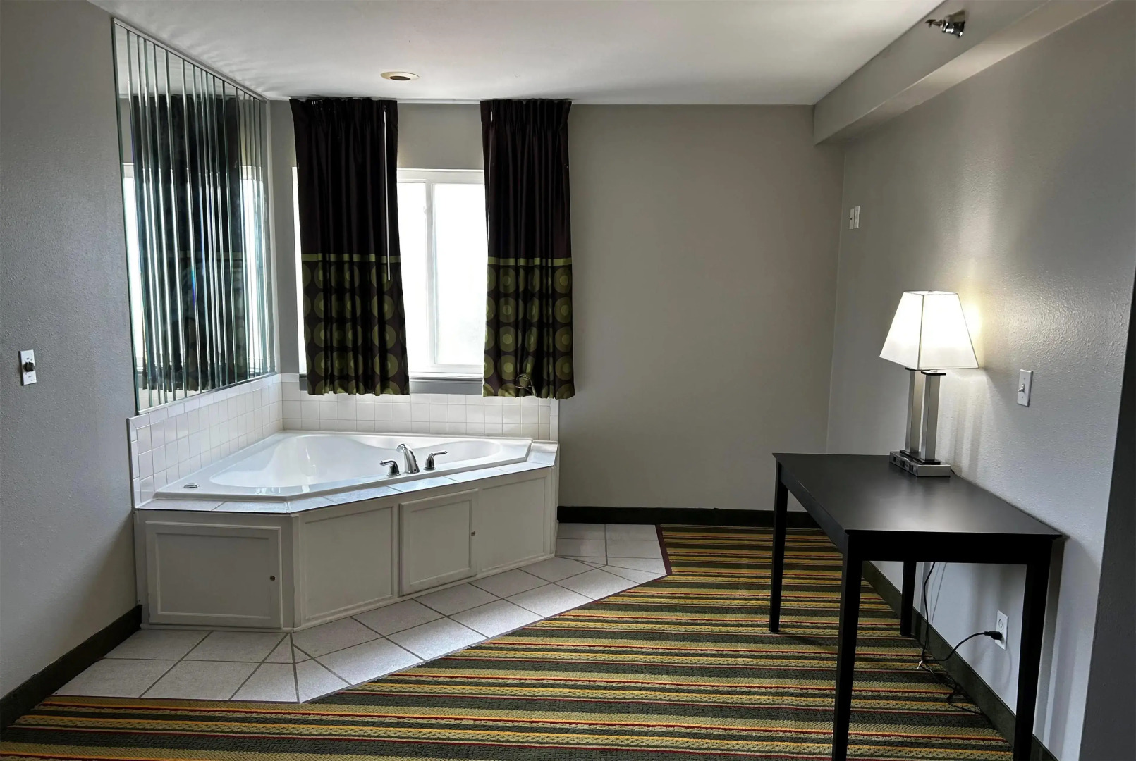 Super 8 by Wyndham Mound City