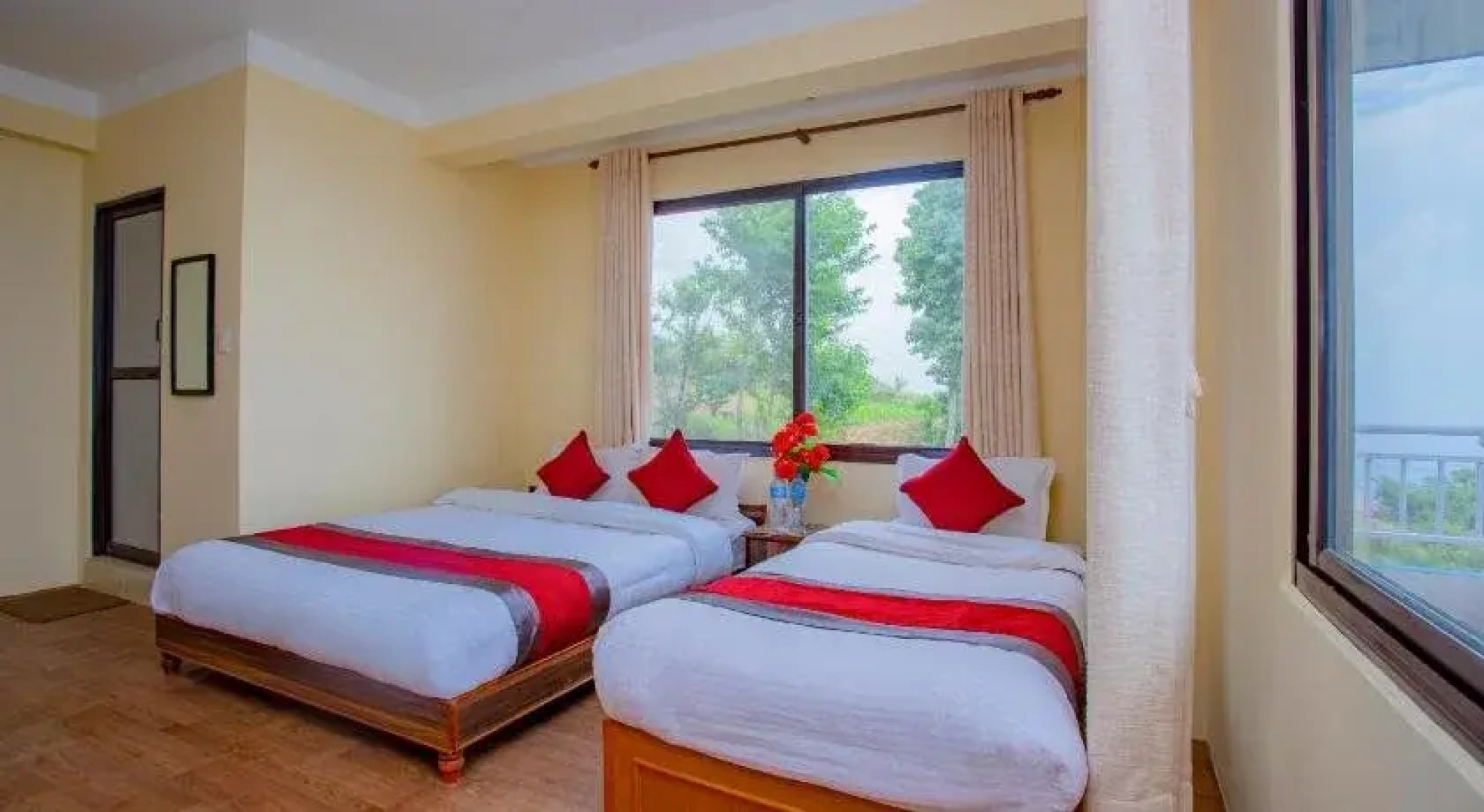 Hotel Himalayan Sunrise