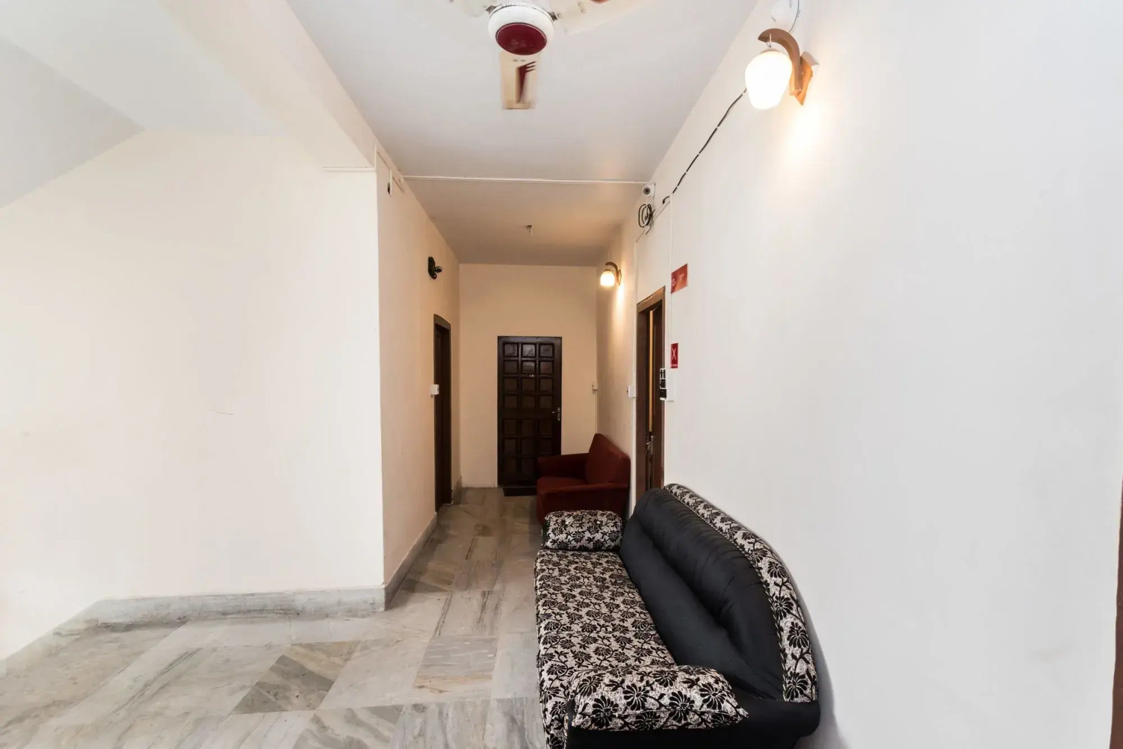 OYO 8129 Coral Residency City Center