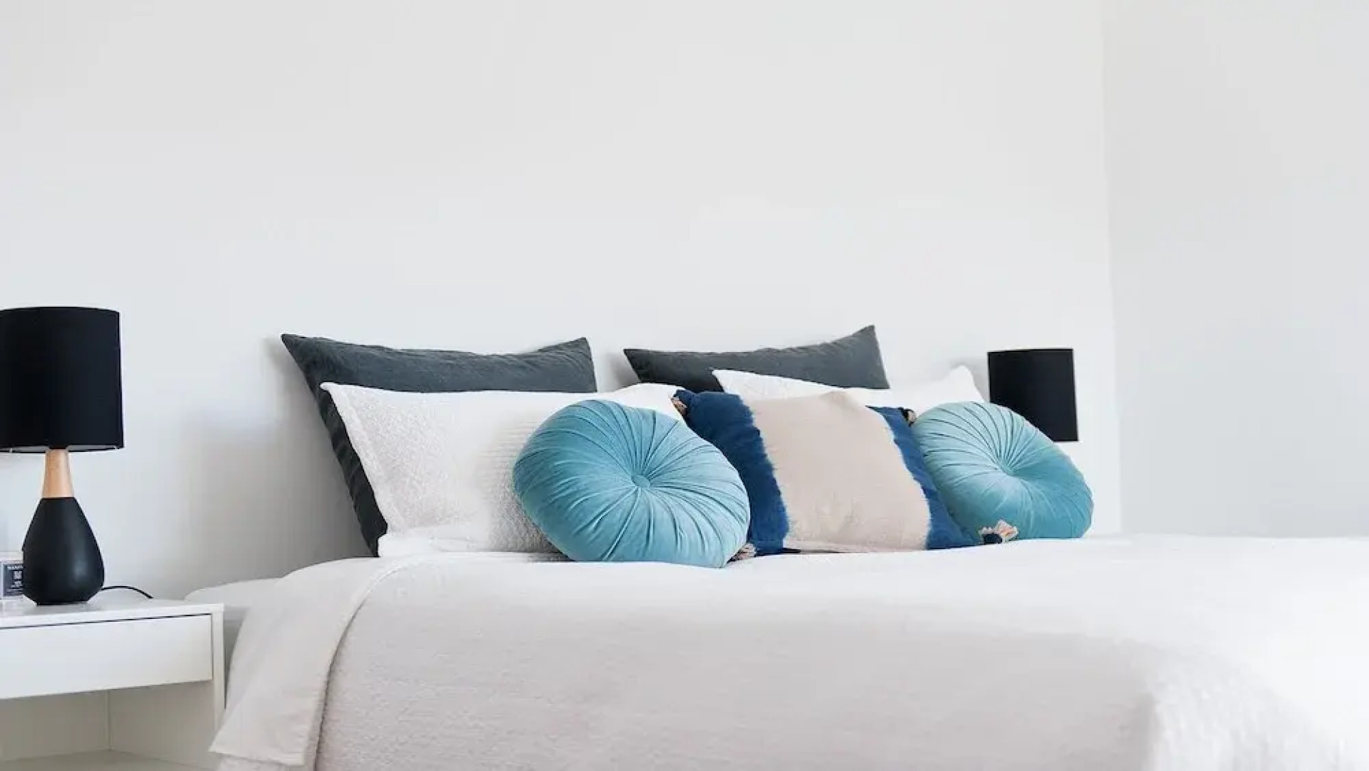 Sandyfeet at Shoal Bay