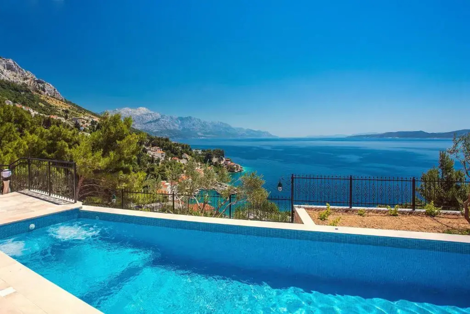 Villa Porto Mimice, 40sqm Heated Private Pool, 4 bedrooms, Sauna, Gym, Billiard