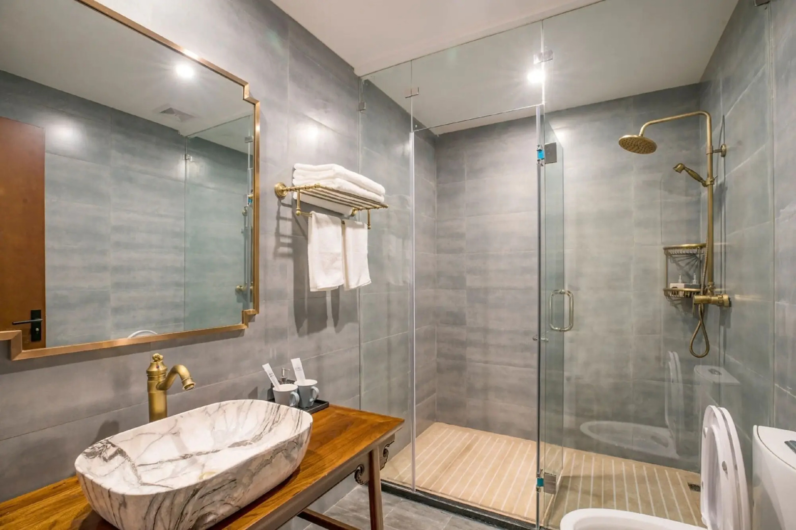 Guipu Courtyard Hotel