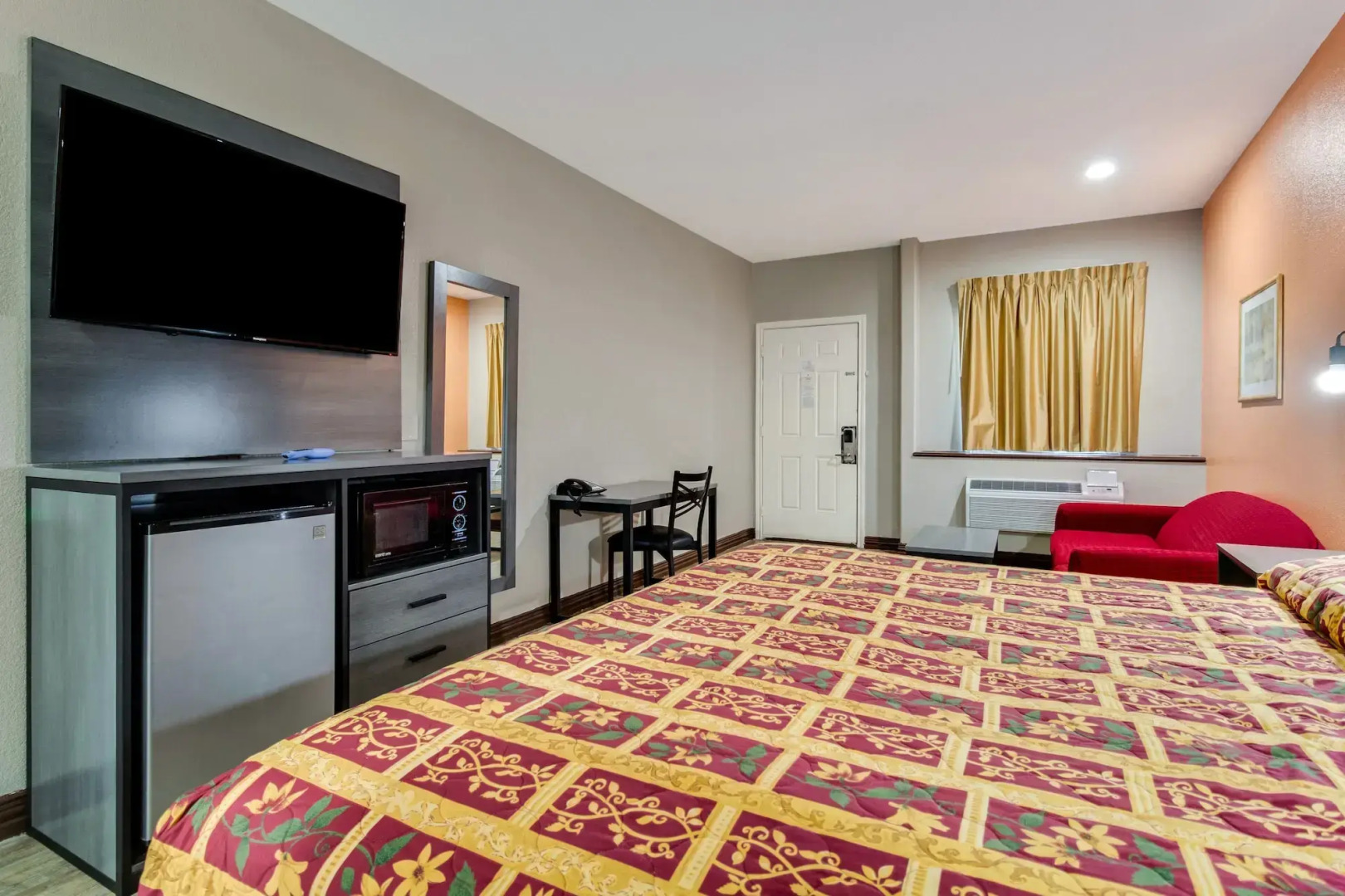 Executive Inn & Suites