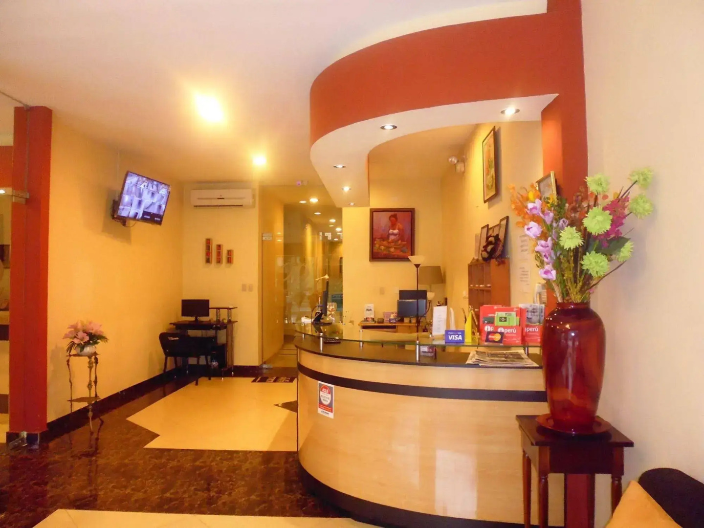 Palau Amazonas Hotel