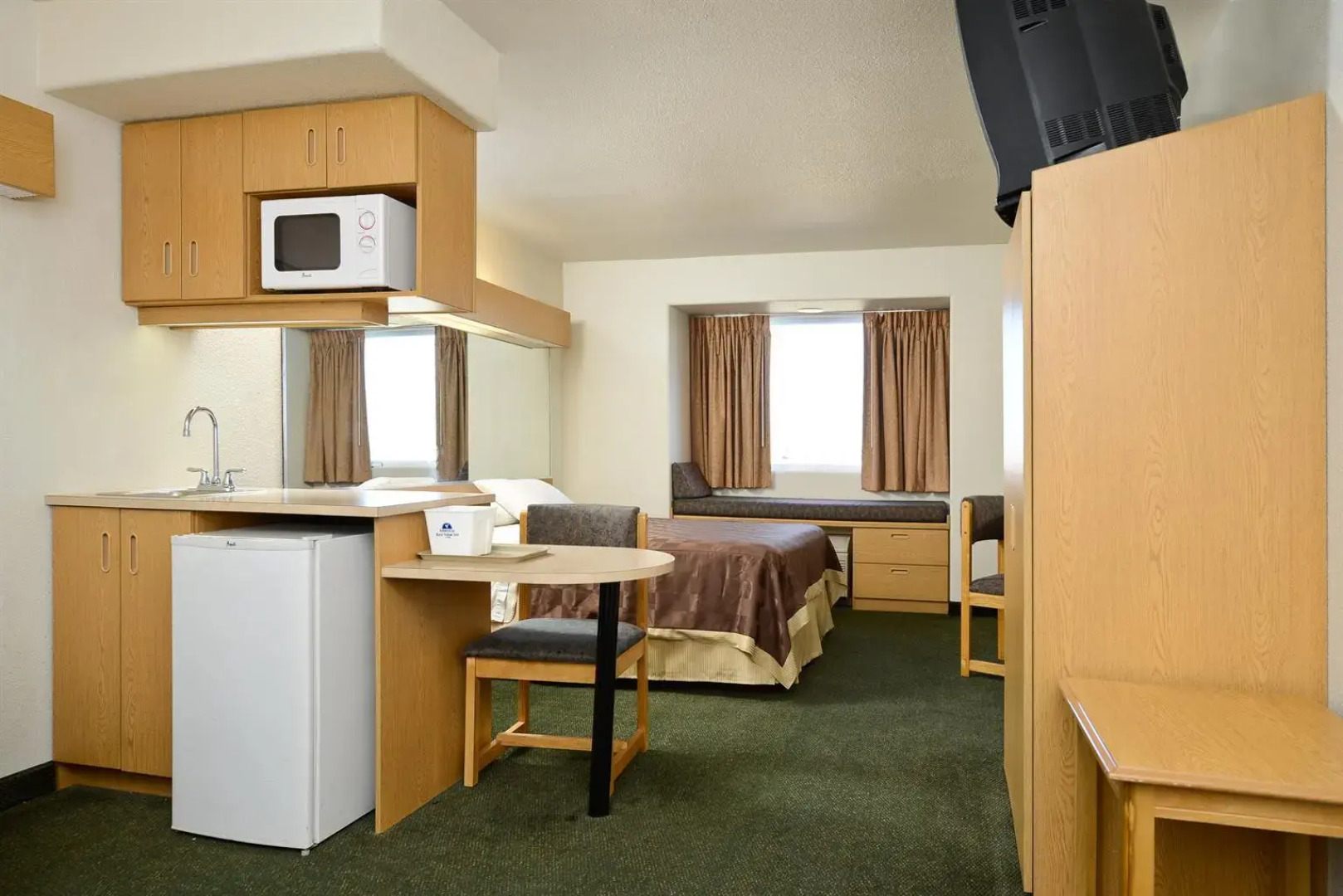 Americas Best Value Inn & Suites Ada