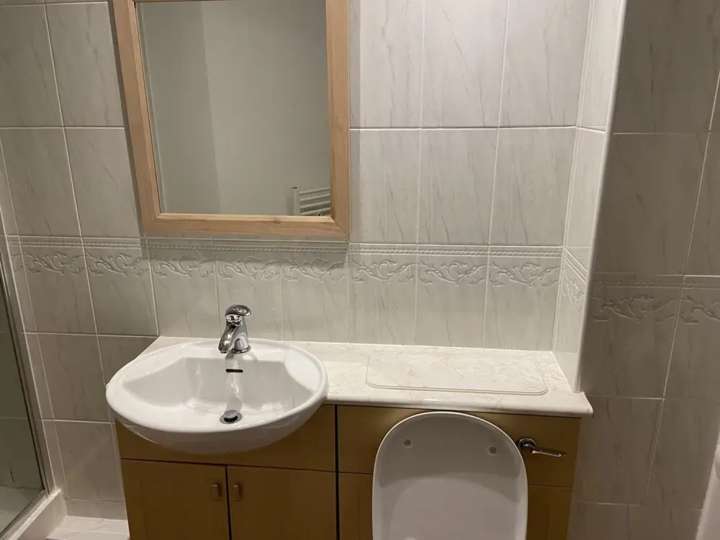 Royal Oak Apartment in Manchester Central Location