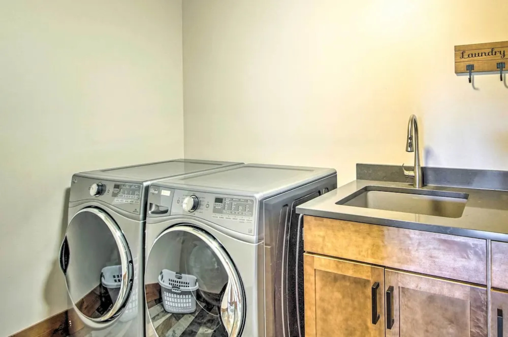 Soak, Night Ski & Explore! Cle Elum Mtn-view Cabin