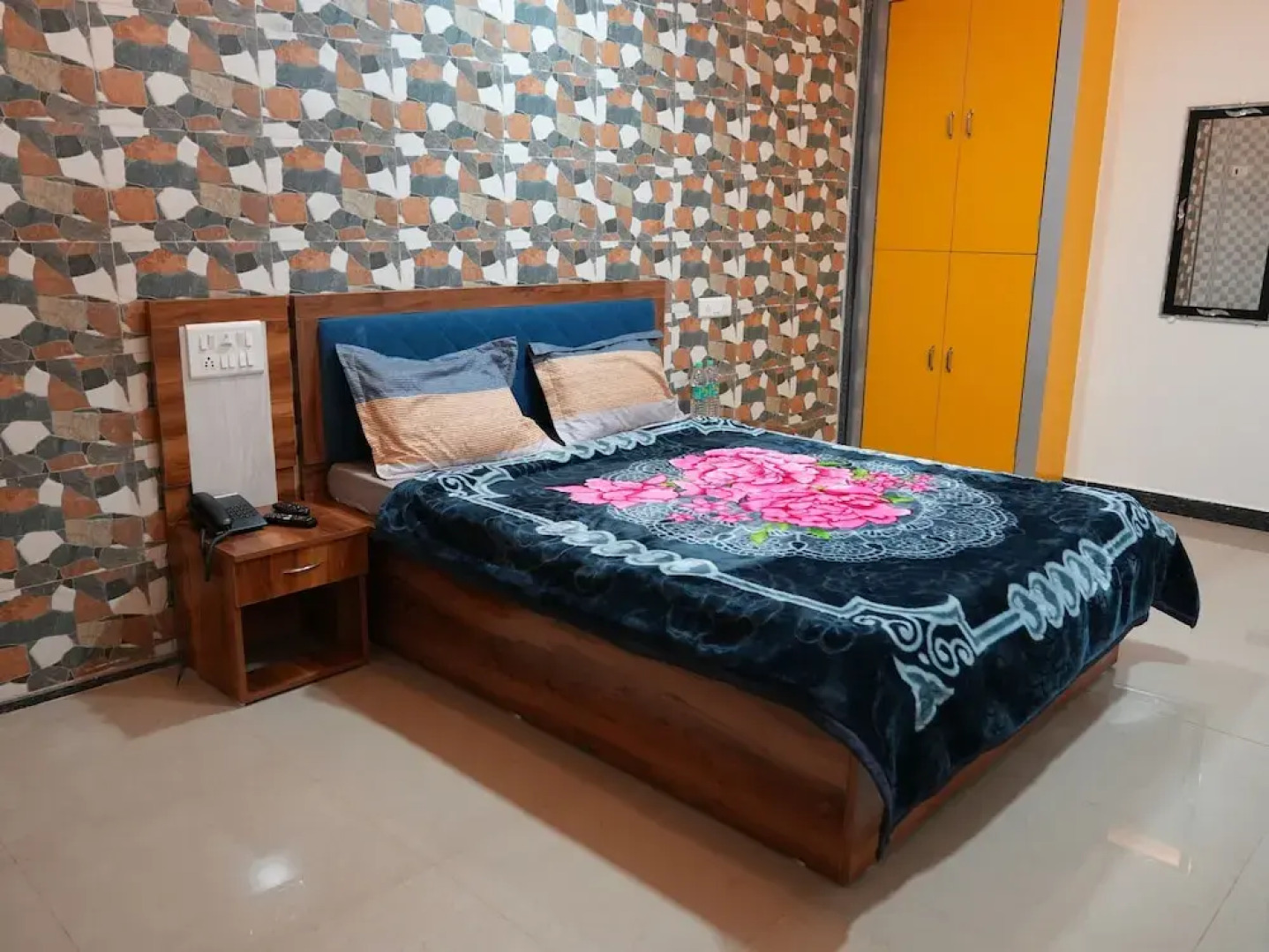 Hotel Nakshtra, Shrungartali