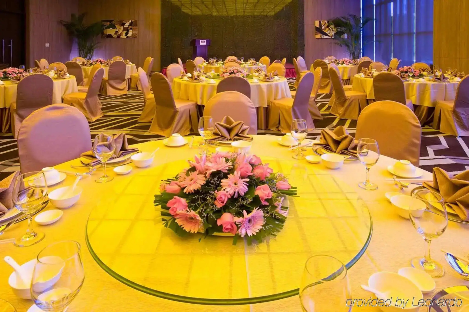 Mercure Suzhou Park Hotel and Suites