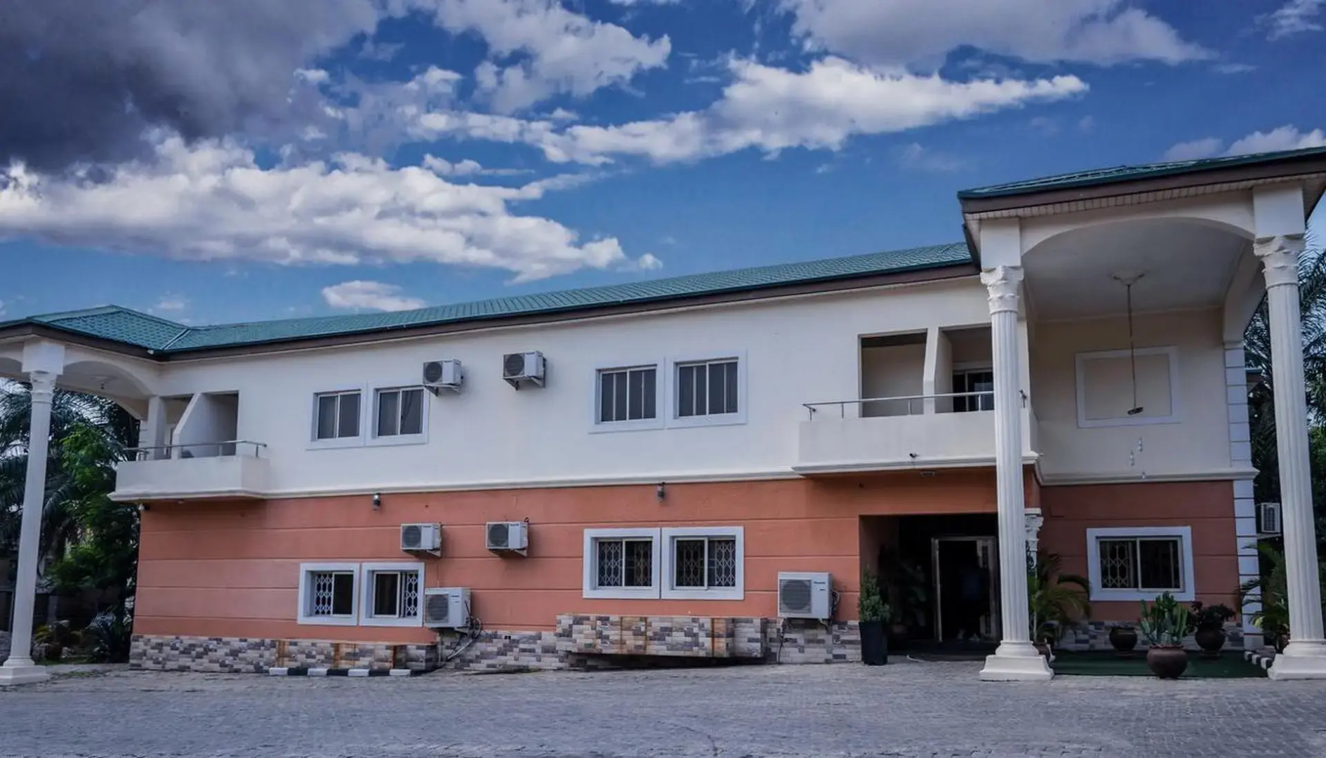 Bristlecone Suites and Apartments