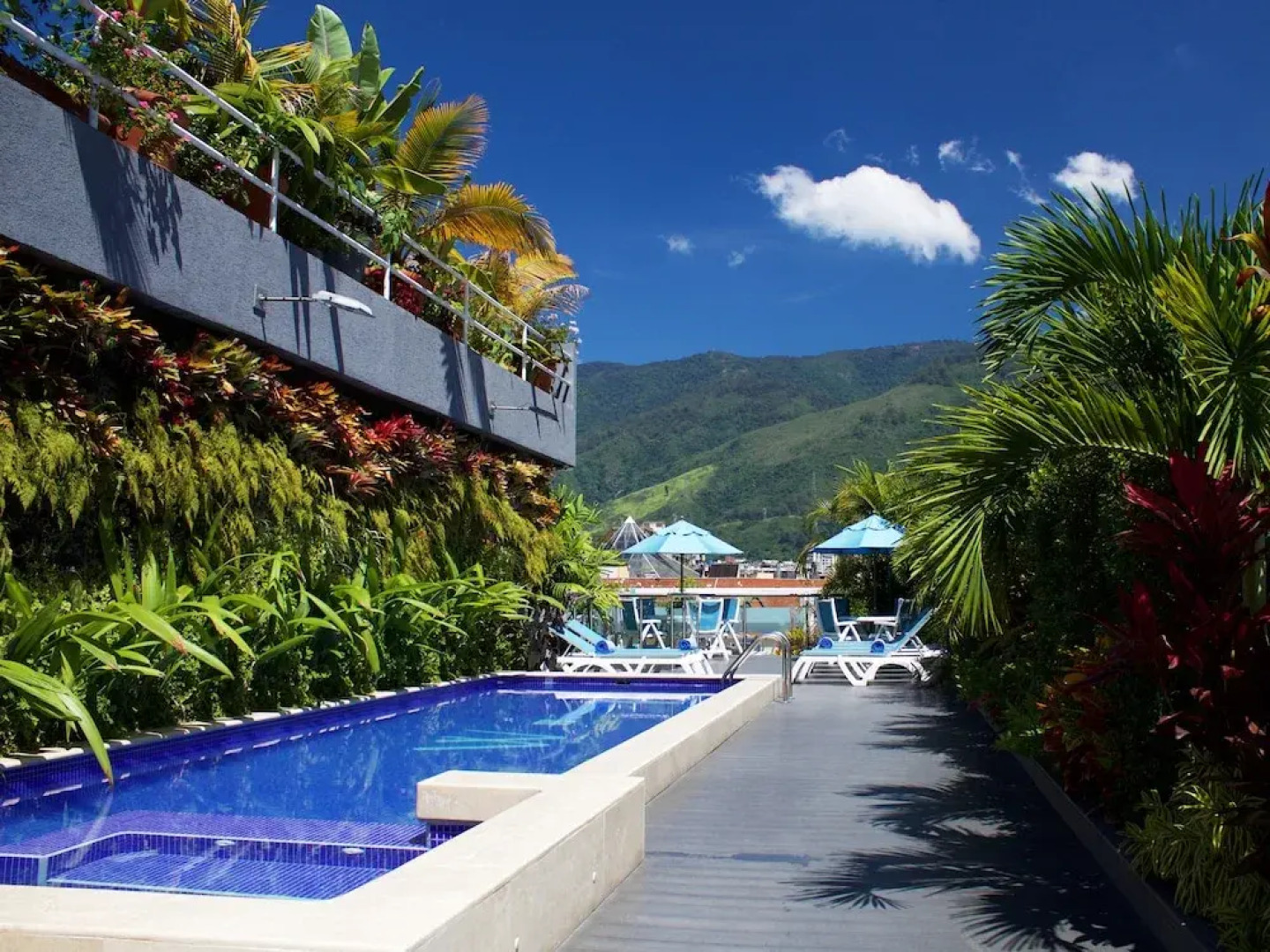 Waldorf Hotel Boutique