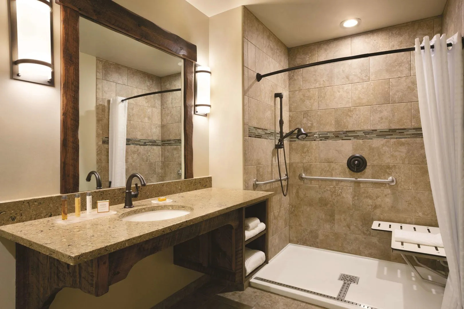 Glacier International Lodge