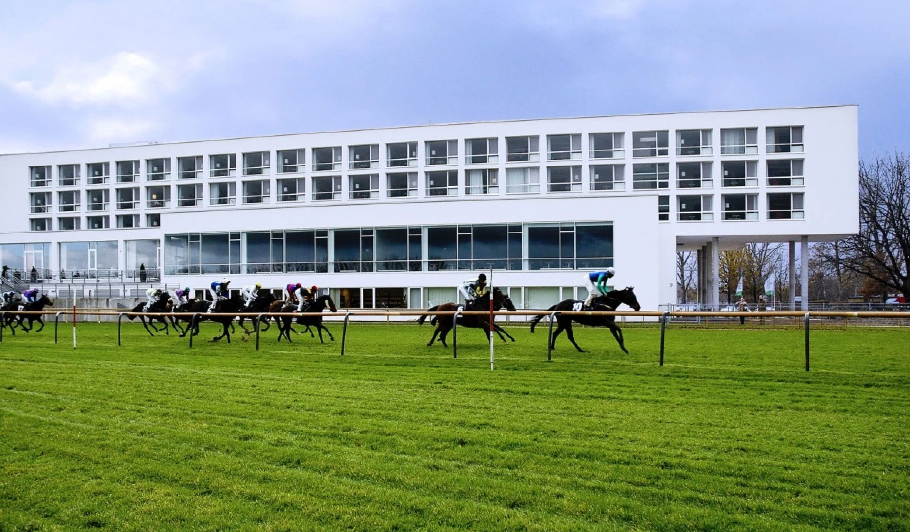 ATLANTIC Hotel Galopprennbahn