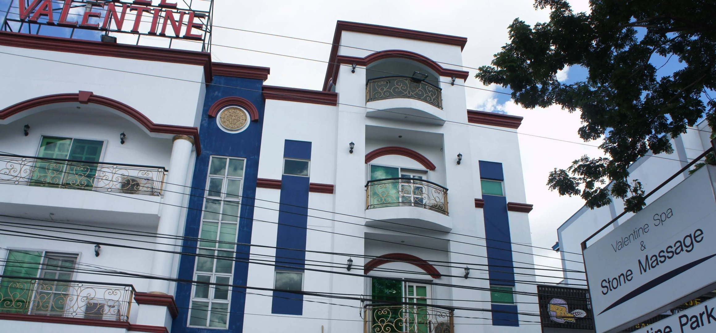 Valentine Park Hotel