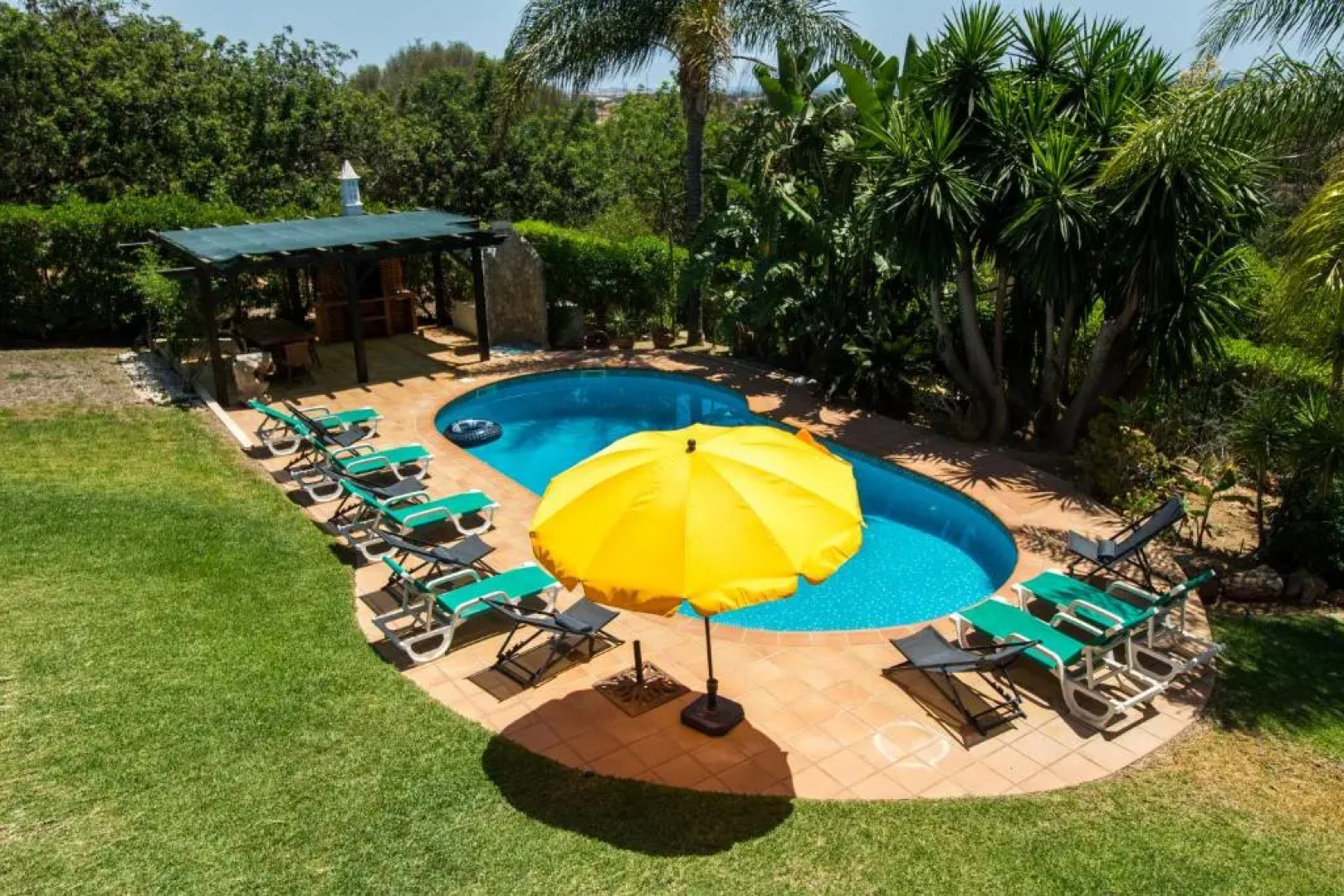 Villa Bliss 450 m2 Luxury Oasis with Saltwater Pool