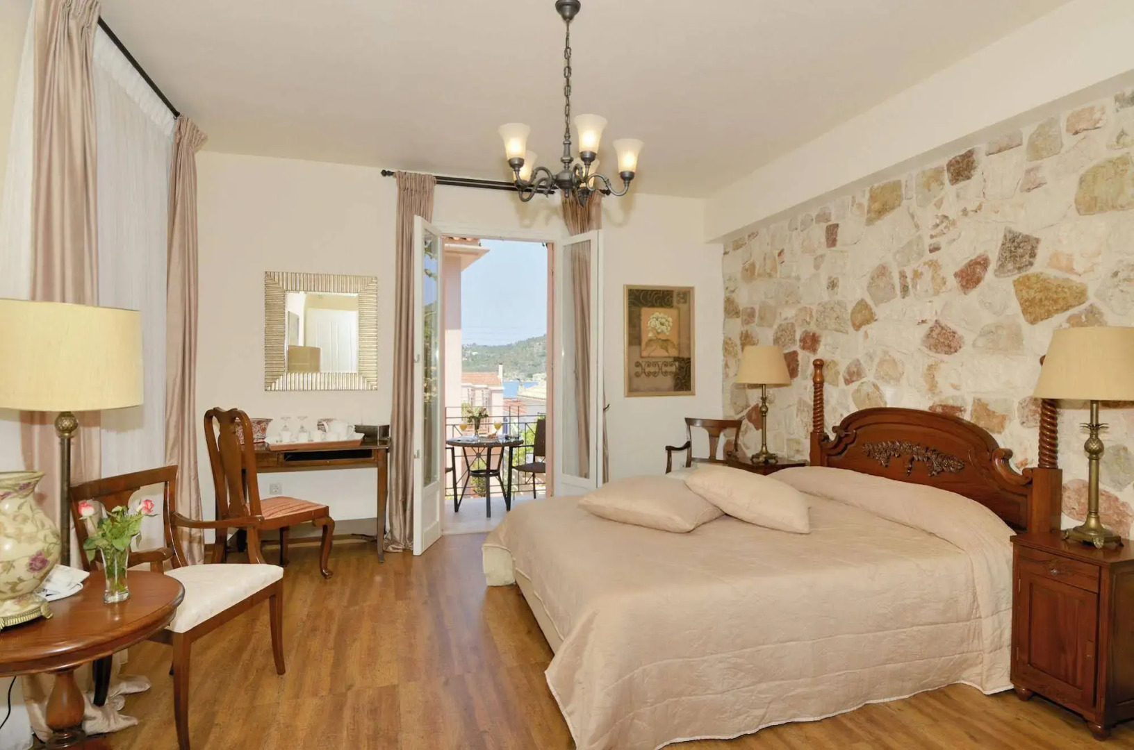 Korina Gallery Hotel