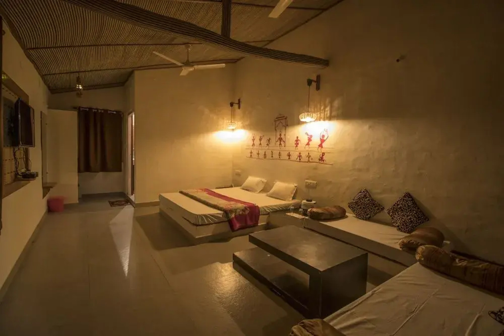 WOW STAYZ2 Pachmarhi Foothill Cottages