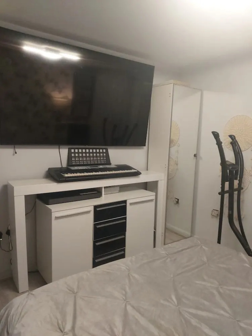 Charming 2-bed Apartment in Eastleigh