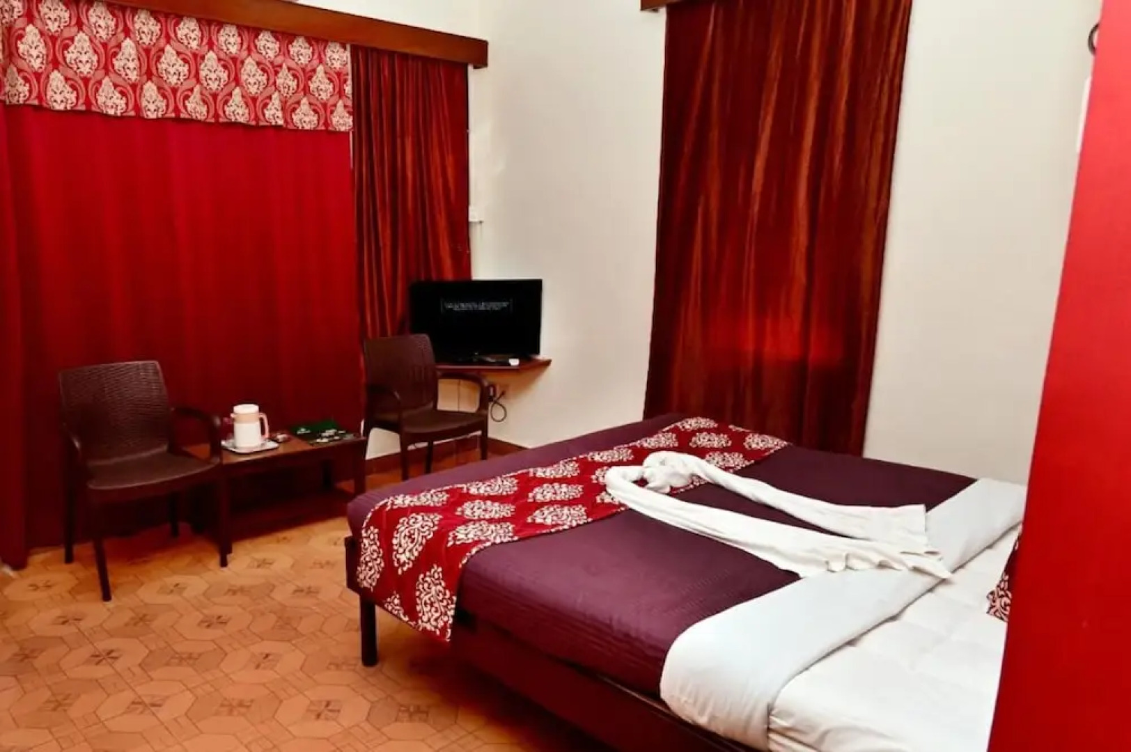 Swim Sea Beach Resort