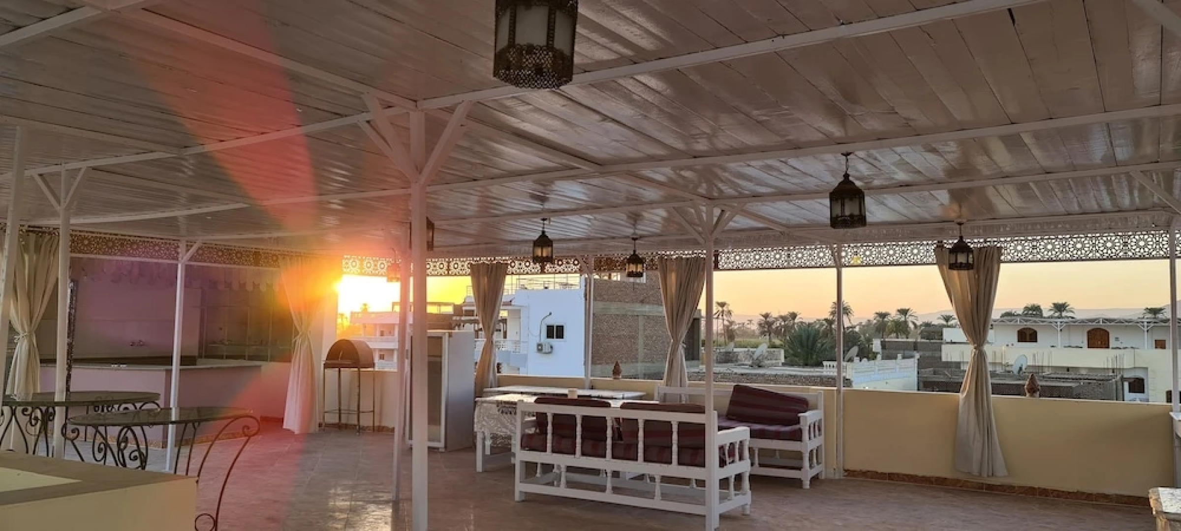 Senmut Luxory Apartments