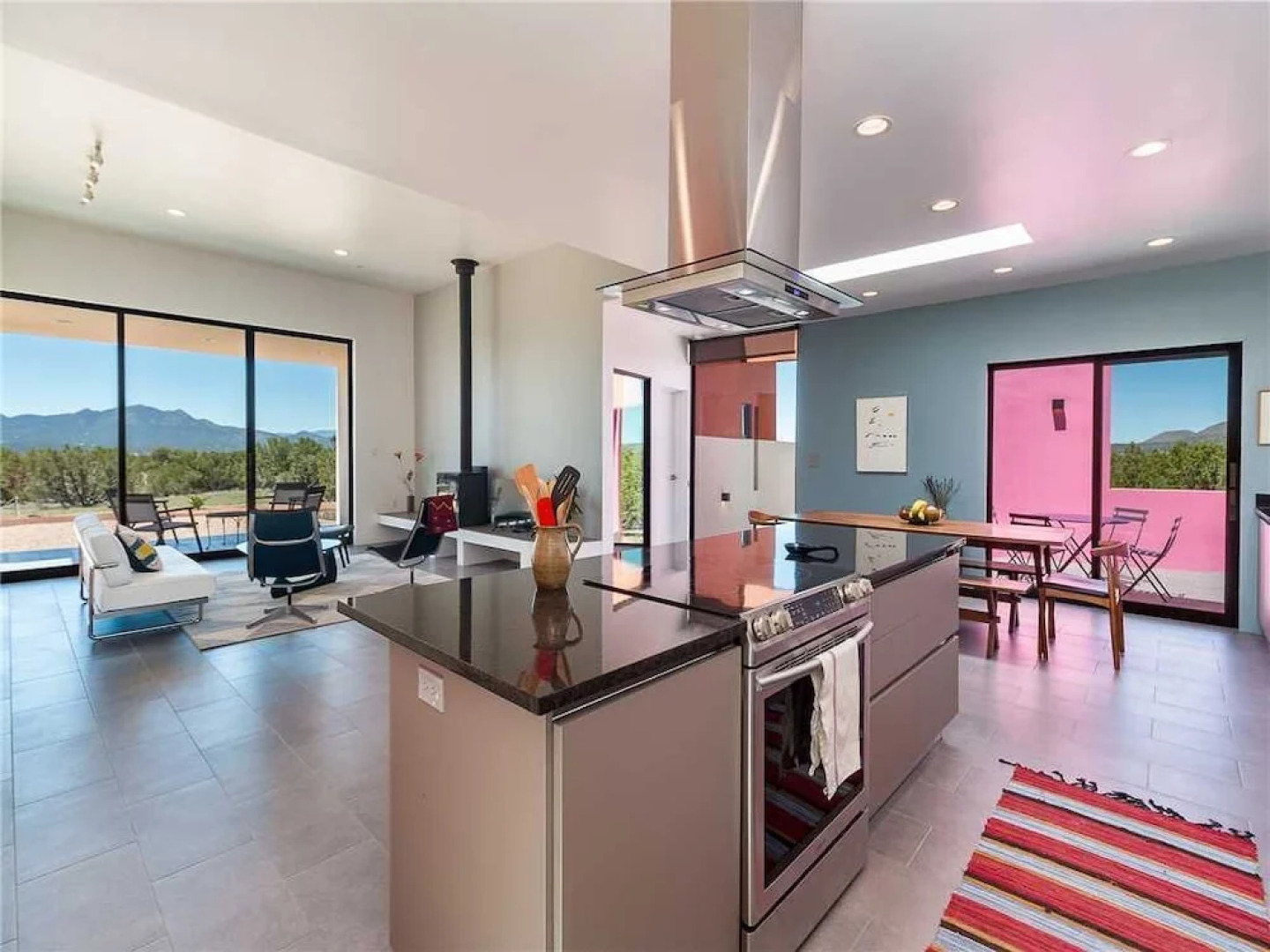 Casa de los Suenos, 2 Bedrooms, Sleeps 4, Fireplaces, Hdtv, Wifi